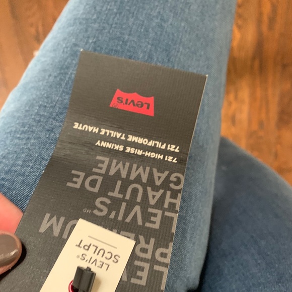 🤍 SOLD 🤍 NWT LEVIS HIGH RISE SKINNY - Picture 3 of 6